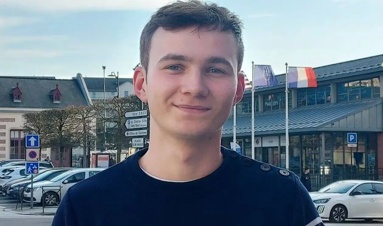 Léo Dorel, fondateur de La Mascotte de Léo, animateur événementiel à Rennes